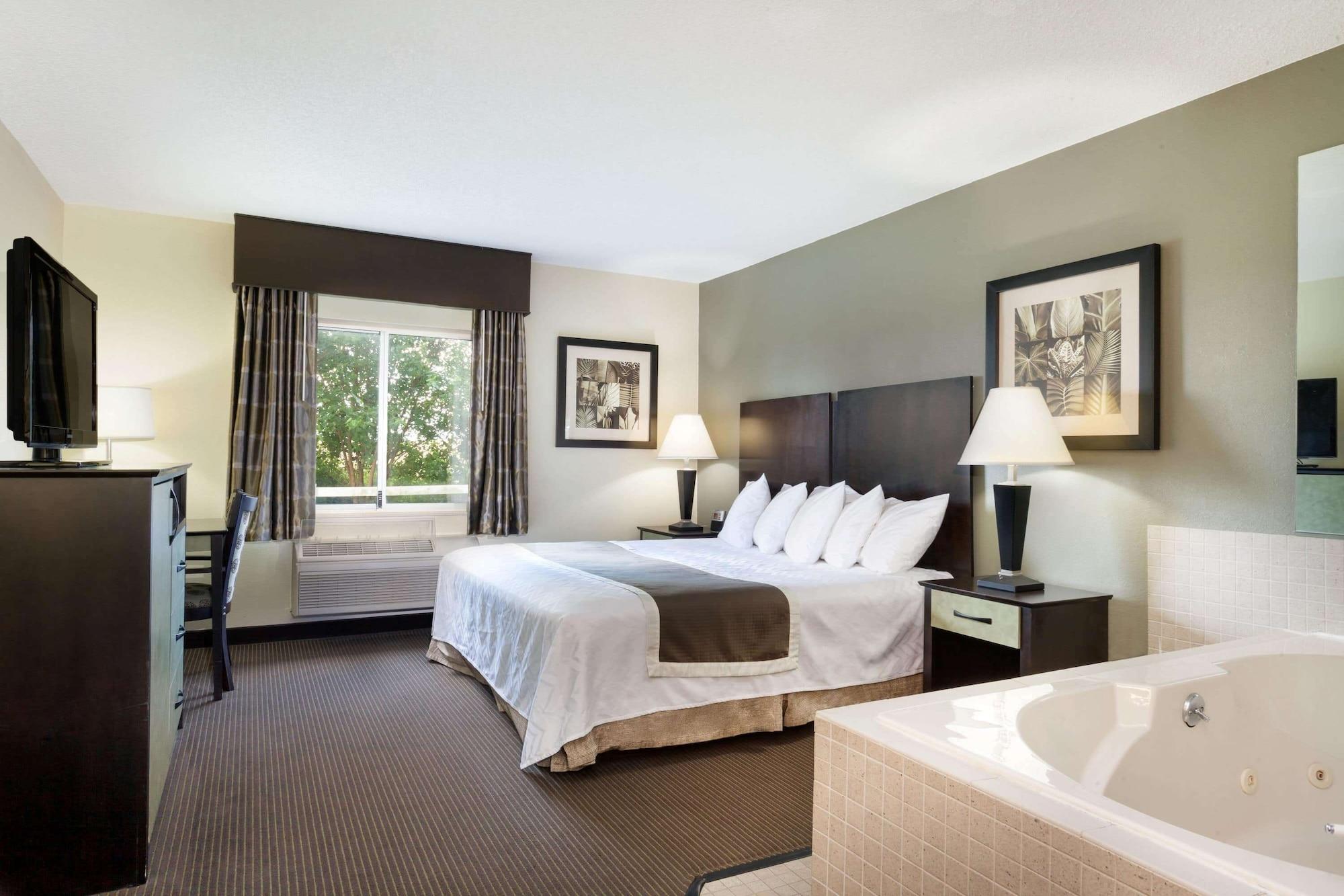 Baymont By Wyndham Dale Hotel Exterior foto