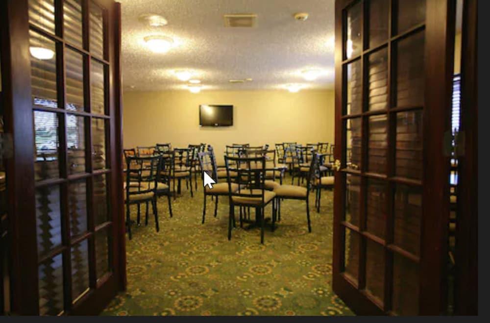 Baymont By Wyndham Dale Hotel Exterior foto